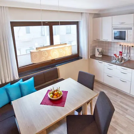 Gaestehaus Oblasser Гостевой дом Майрхофен